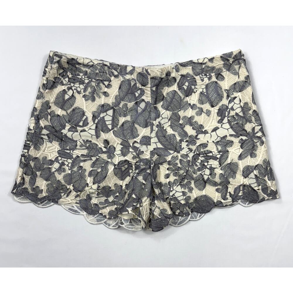 Tory Burch Gray & Cream Leaf guipure Lace Size 8 kammy shorts Cotton Lined - Picture 8 of 13